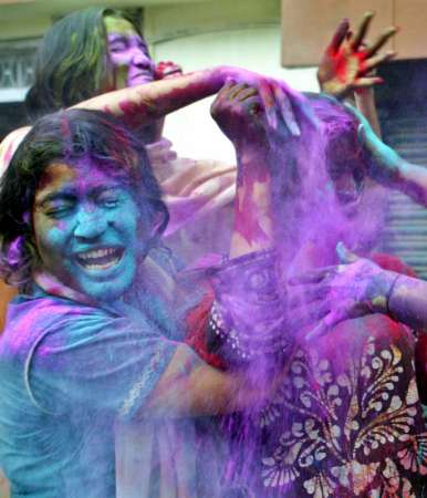 holi.jpg