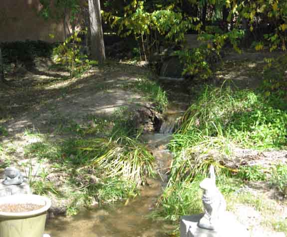 Name:  Plaza 002.jpg
Views: 200
Size:  65.1 KB