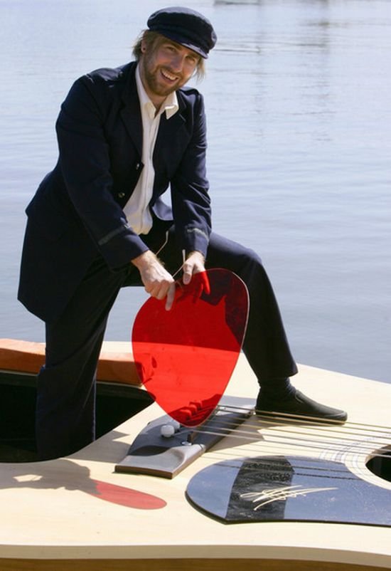 Name:  guitar-boat-6_52.jpg
Views: 825
Size:  49.9 KB