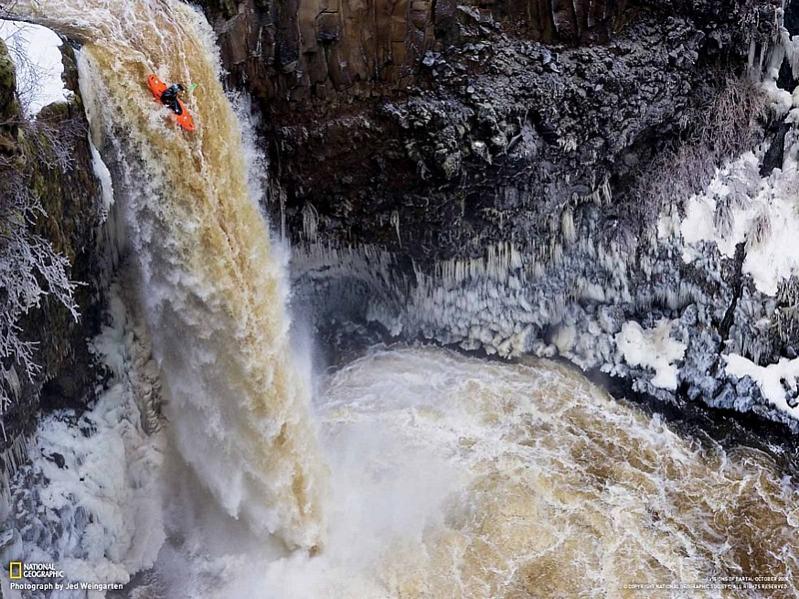 Name:  kayakwaterfallplunge.jpg
Views: 2332
Size:  117.5 KB