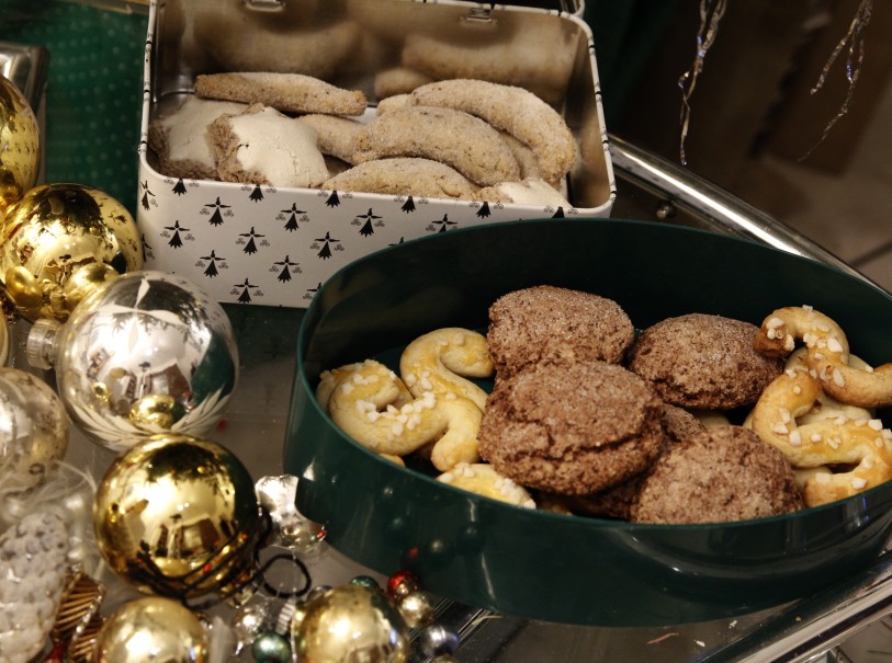 Name:  scriv-xmas-2011.jpg
Views: 286
Size:  130.7 KB