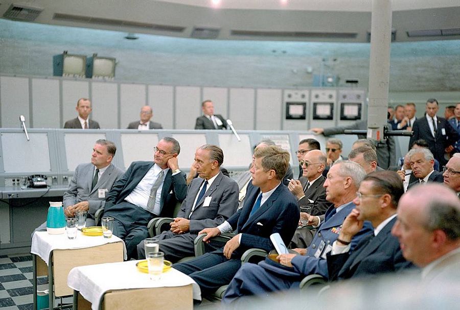 Name:  presidentkennedymercurylaunch.jpg
Views: 1027
Size:  99.4 KB
