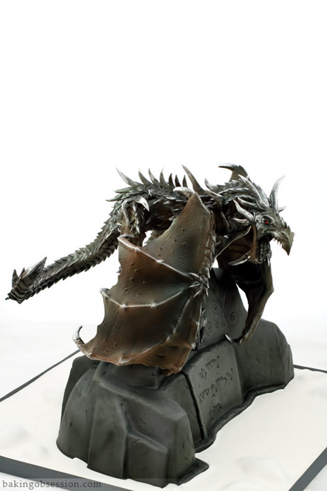Name:  alduin-cake-5.jpg
Views: 493
Size:  72.4 KB