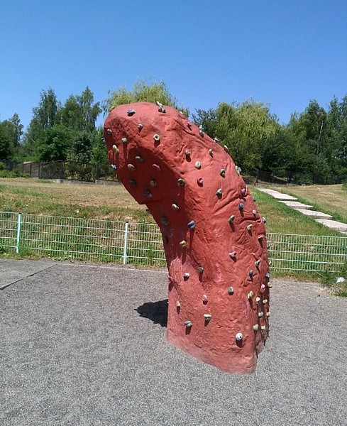 Name:  thatsaclimbingwall.jpg
Views: 938
Size:  117.0 KB