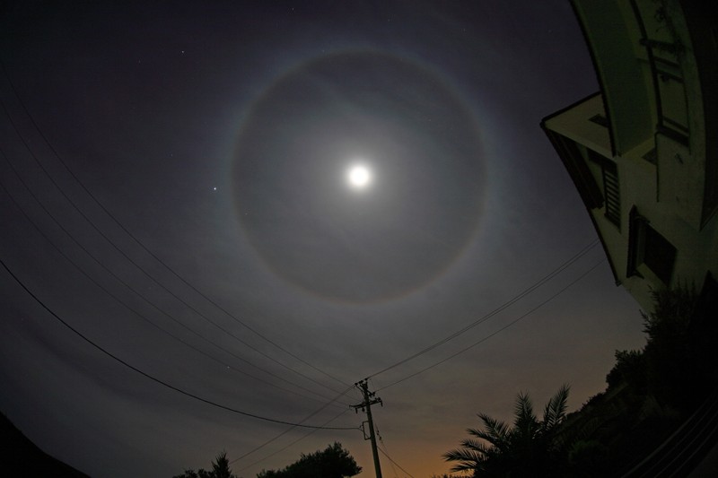 Name:  moonhalo_ayiomamitis_950.jpg
Views: 3805
Size:  45.8 KB