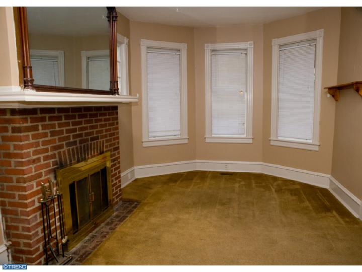 Name:  living room.jpg
Views: 299
Size:  44.7 KB