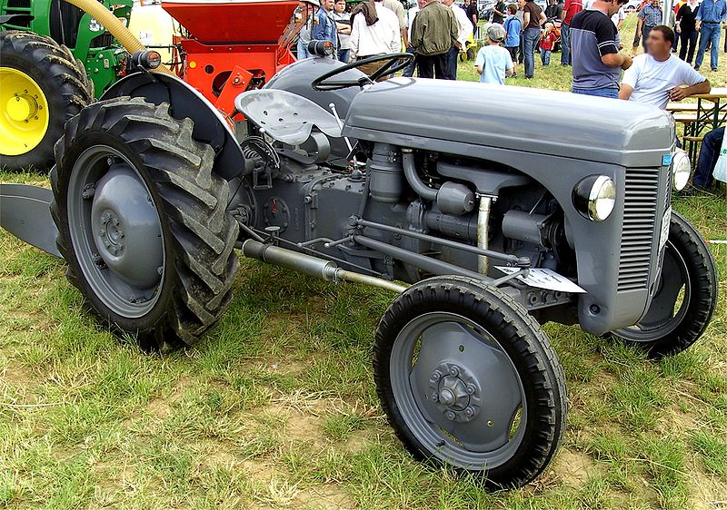 Name:  800px-Ferguson_Tractor_on_an_exhibition.jpg
Views: 343
Size:  175.3 KB