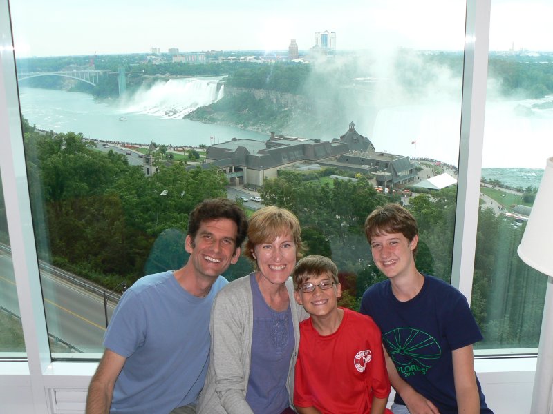 Name:  niagara hotel family.jpg
Views: 209
Size:  110.8 KB