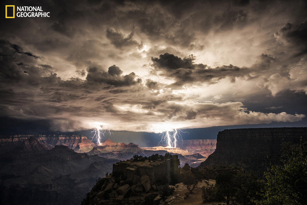 Name:  Grand Canyon Lightning.JPG
Views: 224
Size:  88.1 KB