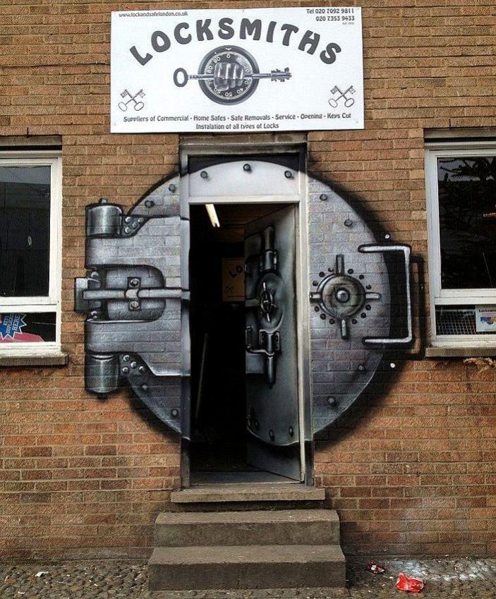 Name:  locksmithsdoor.jpg
Views: 800
Size:  143.5 KB