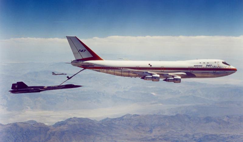 Name:  747 tanker refueling SR-71.jpg
Views: 218
Size:  34.2 KB