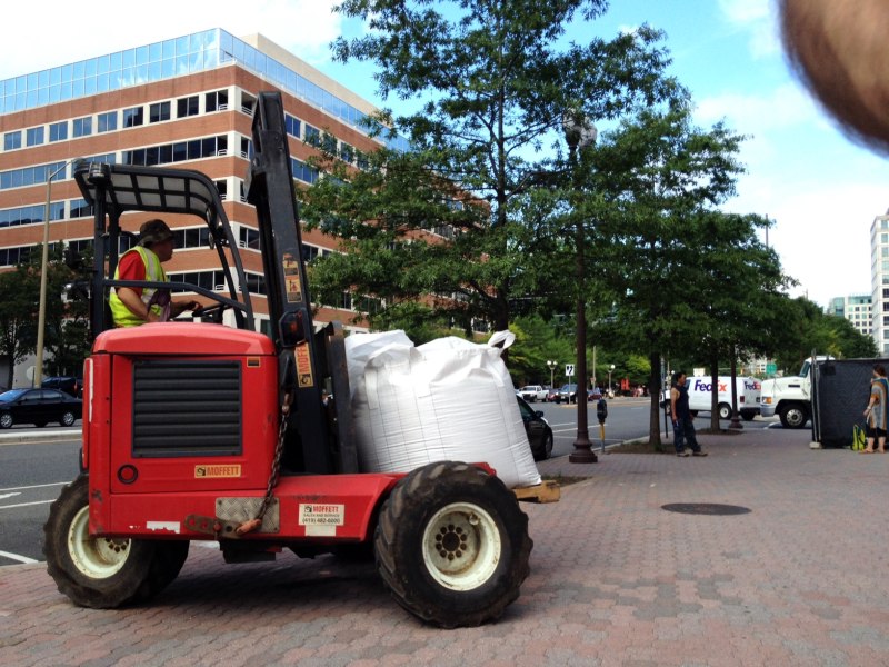 Name:  03 sand.JPG
Views: 608
Size:  140.1 KB