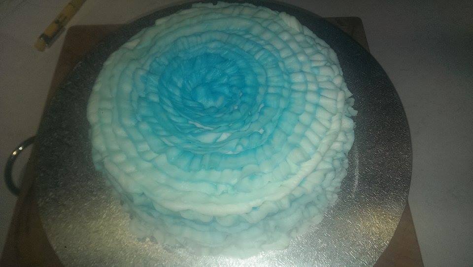 Name:  my first ombre ruffle cake.jpg
Views: 173
Size:  54.4 KB