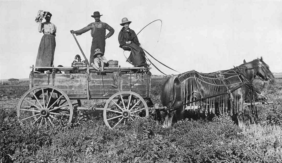 Name:  A-Kansas-water-wagon-in-the-year-1900.jpg
Views: 271
Size:  175.3 KB