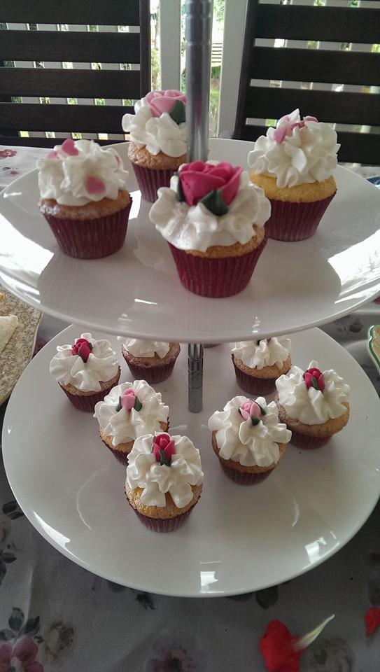 Name:  HT cupcakes.jpg
Views: 165
Size:  59.7 KB