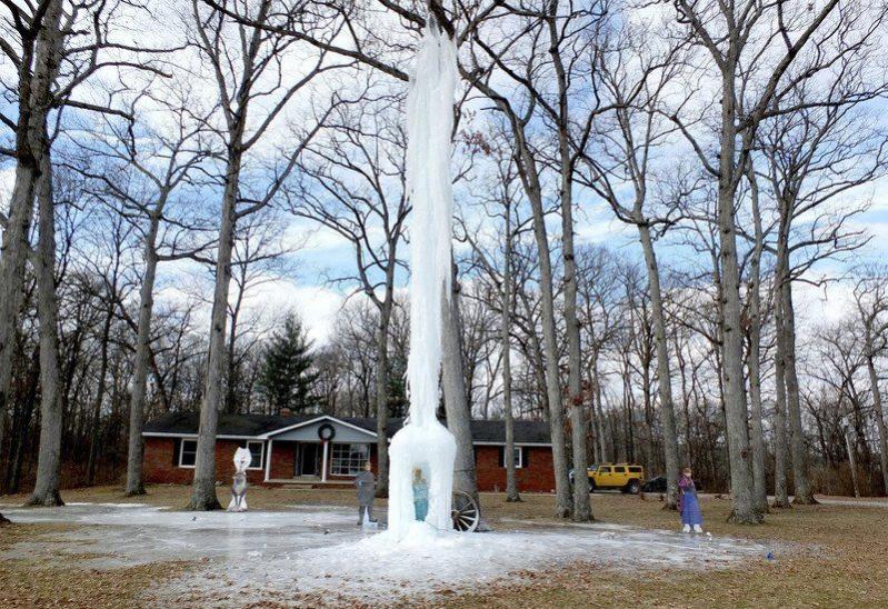 Name:  st elmo icicle.jpg
Views: 790
Size:  136.9 KB