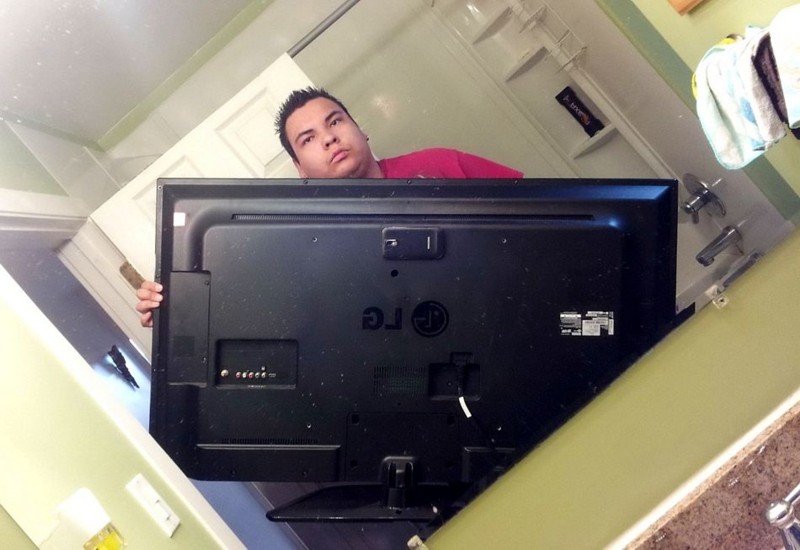 Name:  epictvselfie.jpg
Views: 478
Size:  81.7 KB