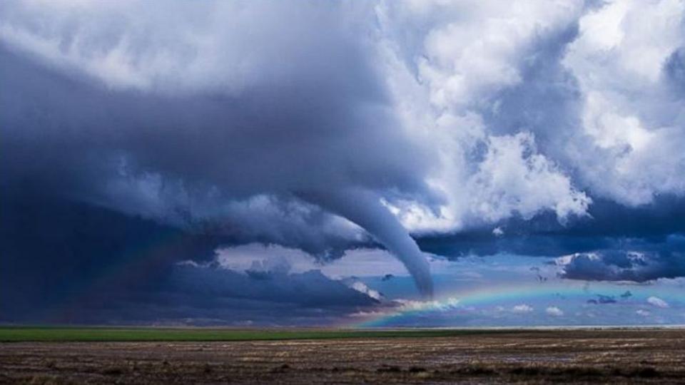 Name:  tornado rainbow - Benjamin Jurkovich.jpg
Views: 227
Size:  41.1 KB