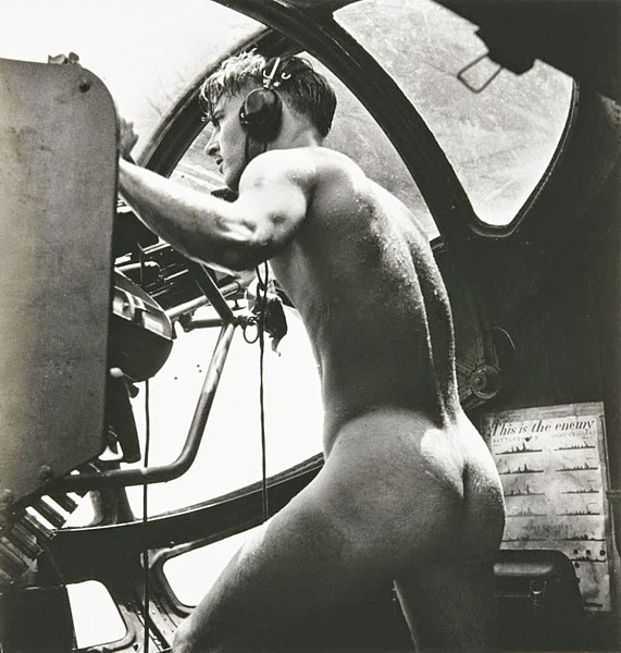 Name:  Naked-gunner-Rescue-at-Rabaul-1944-974x1024.jpg
Views: 571
Size:  87.8 KB