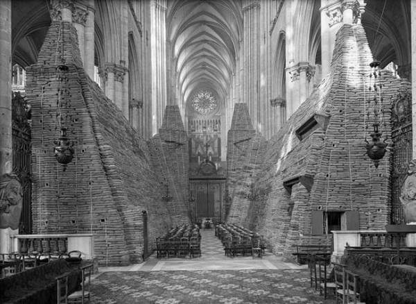 Name:  12-inside-of-Amiens cathedral.jpg
Views: 472
Size:  68.6 KB