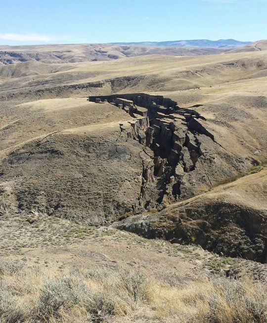 Name:  crack of wyoming.jpg
Views: 1027
Size:  95.7 KB