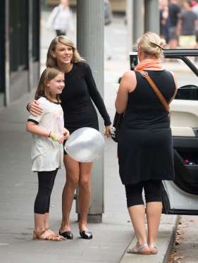 Name:  OMG Taylor Swift.jpg
Views: 2204
Size:  14.5 KB