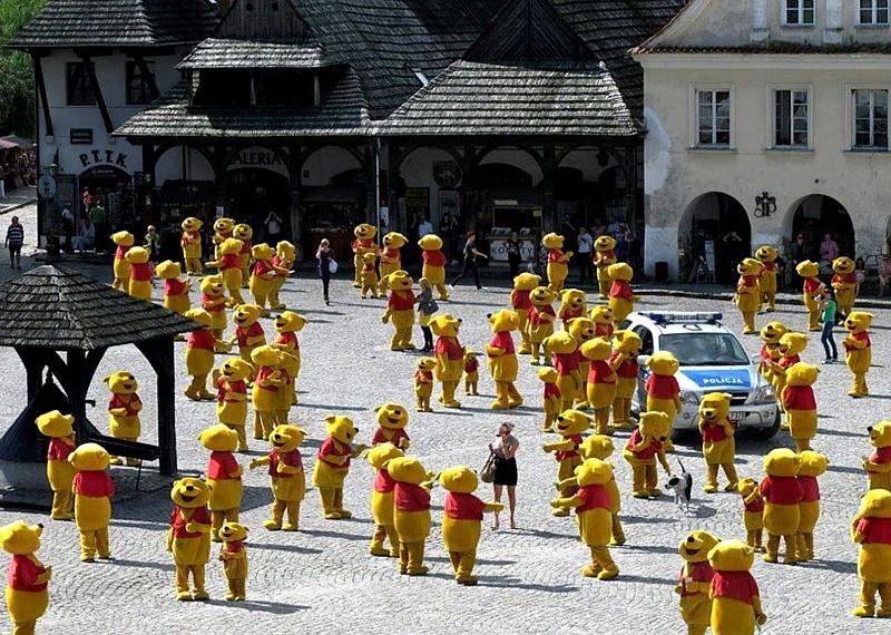 Name:  lotsofwinniethepoohs.jpg
Views: 478
Size:  129.3 KB