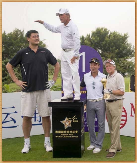 Name:  yao ming gary player somebody michael douglas.JPG
Views: 366
Size:  64.0 KB