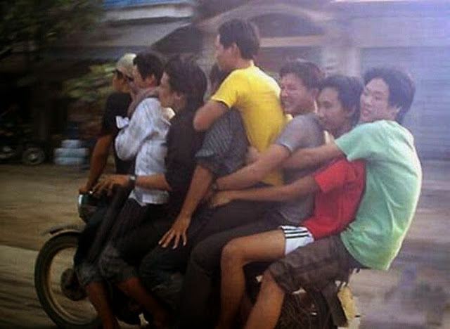Name:  motorcycles-carrying-heavy-loads-31.jpg
Views: 13903
Size:  51.5 KB