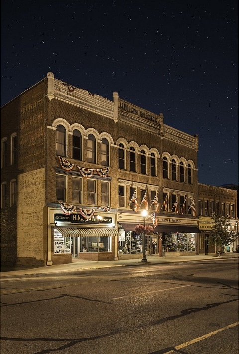 Name:  Night-time in America 1.jpg
Views: 371
Size:  160.0 KB