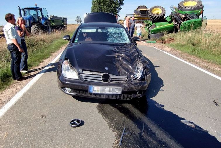 Name:  mercedesvsdeere.JPG
Views: 592
Size:  102.5 KB