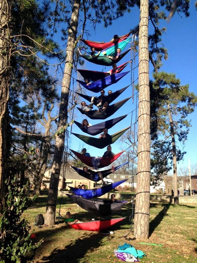 Name:  stackofhammocks.jpg
Views: 289
Size:  175.7 KB