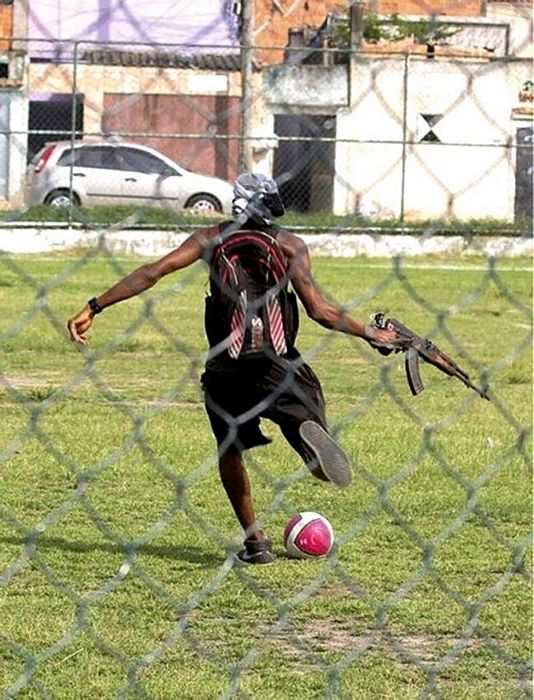 Name:  soccerman.jpg
Views: 572
Size:  98.9 KB
