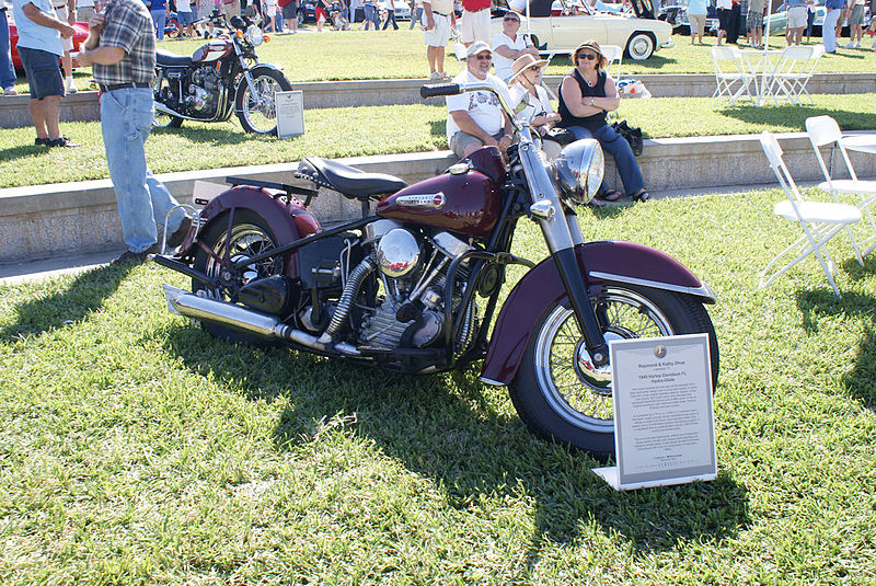 Name:  Harley_Davidson_FL_Hydra-Glide_1949_RSideFront_Lake_Mirror_Cassic_16Oct2010_(14877219855).jpg
Views: 2818
Size:  246.9 KB
