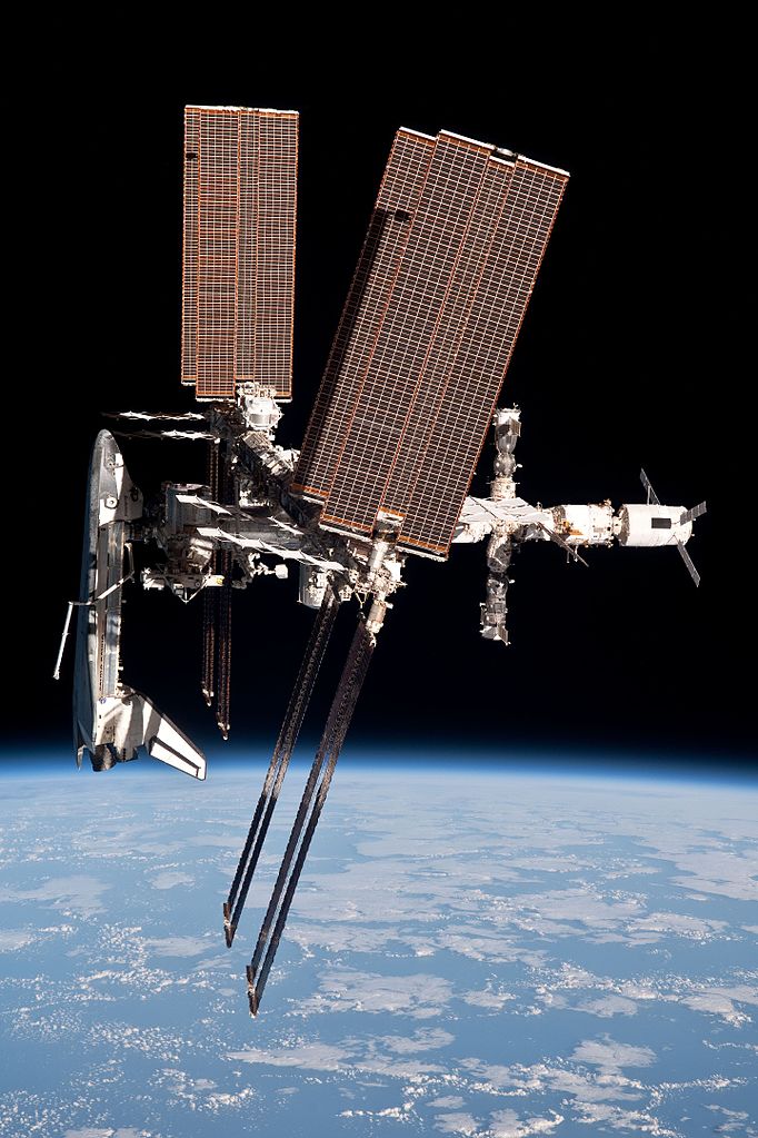 Name:  Endeavour_docked_to_ISStaken fromdepartingSoyuz.jpg
Views: 3079
Size:  130.7 KB