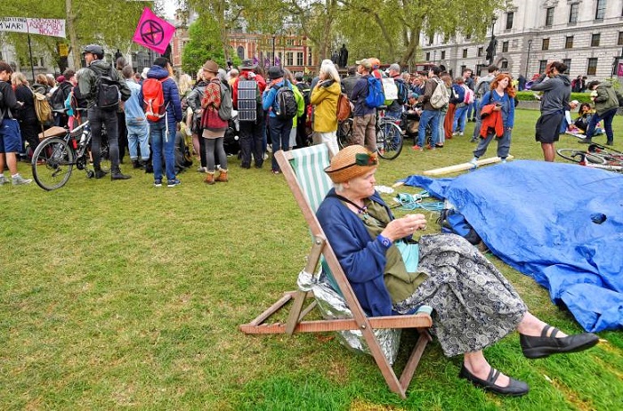 Name:  Deck chair.jpg
Views: 571
Size:  221.1 KB