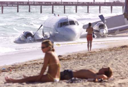 beachedplane.jpg